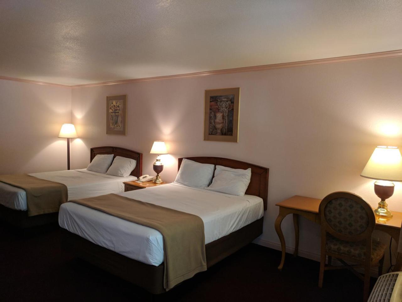 Deluxe Queen Room Two Queen Beds Non Pet Friendly