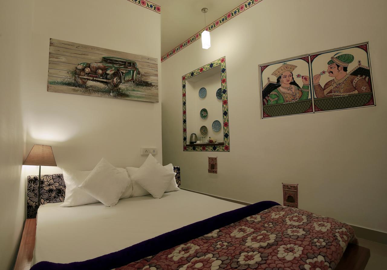 Double Room TV