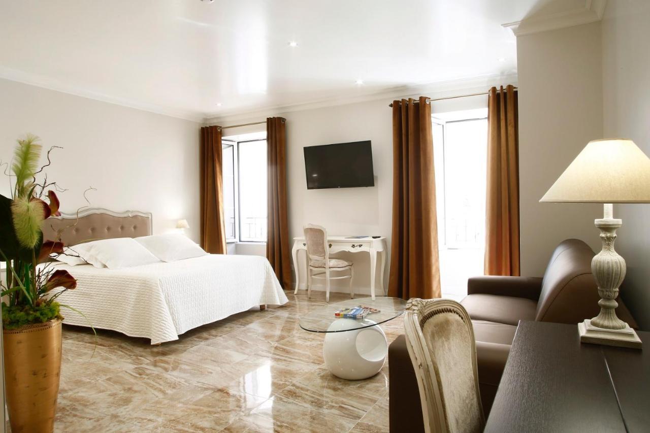 Deluxe King Suite