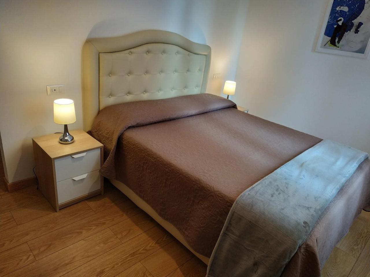 Budget Double Room with Private Bathroom,728708368:JPEG