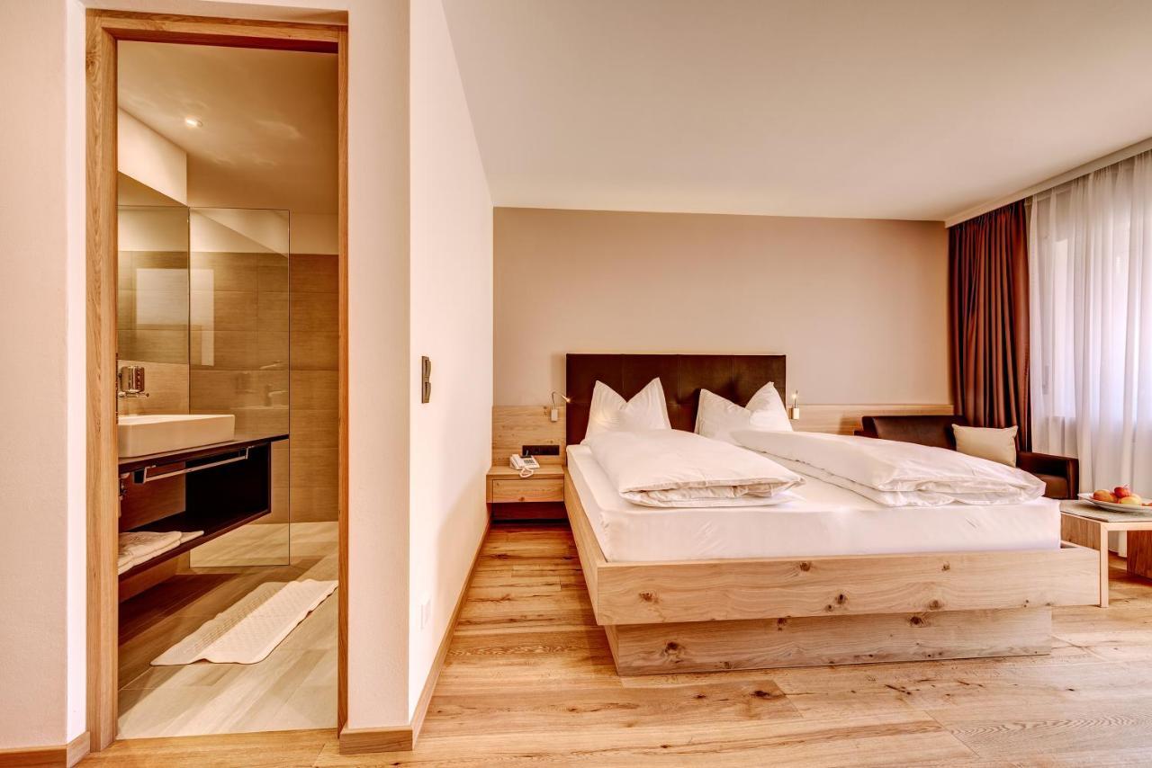 Superior Double Room Balcony Mountain View