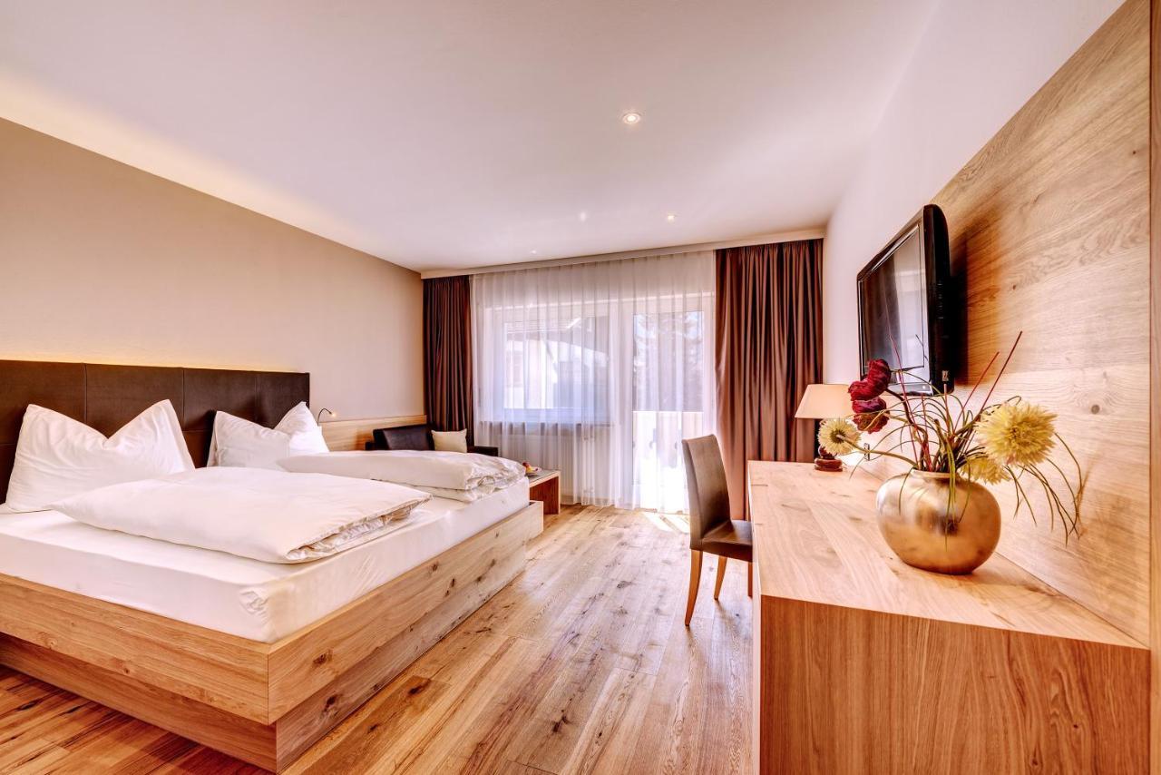 Superior Double Room Balcony Mountain View