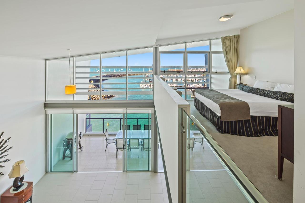 4 Bedroom 3 Bathroom Waterfront Loft Penthouse