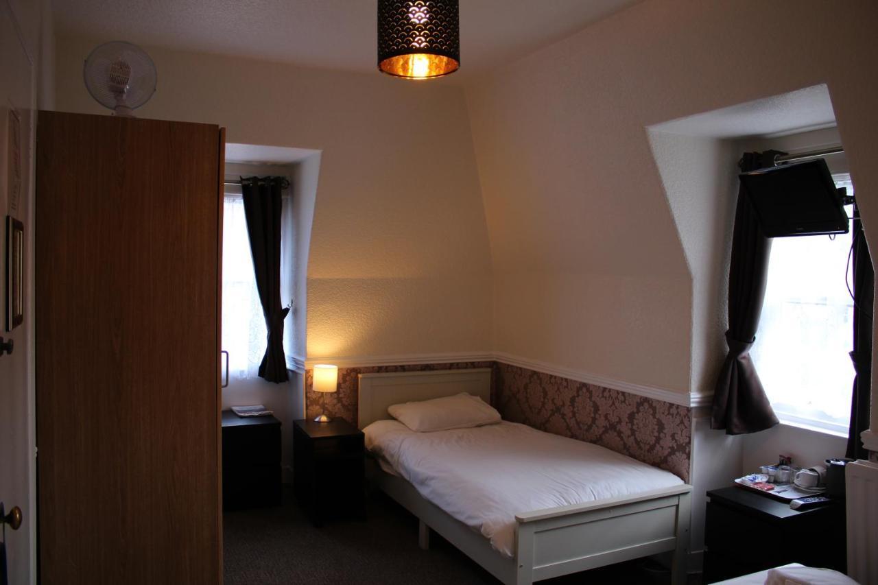 Eenpersoonskamer met Gedeelde Badkamer