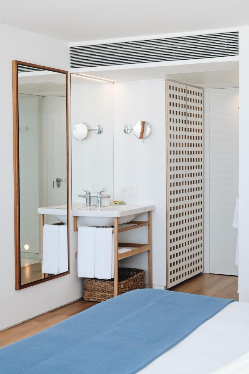 Large room sea view