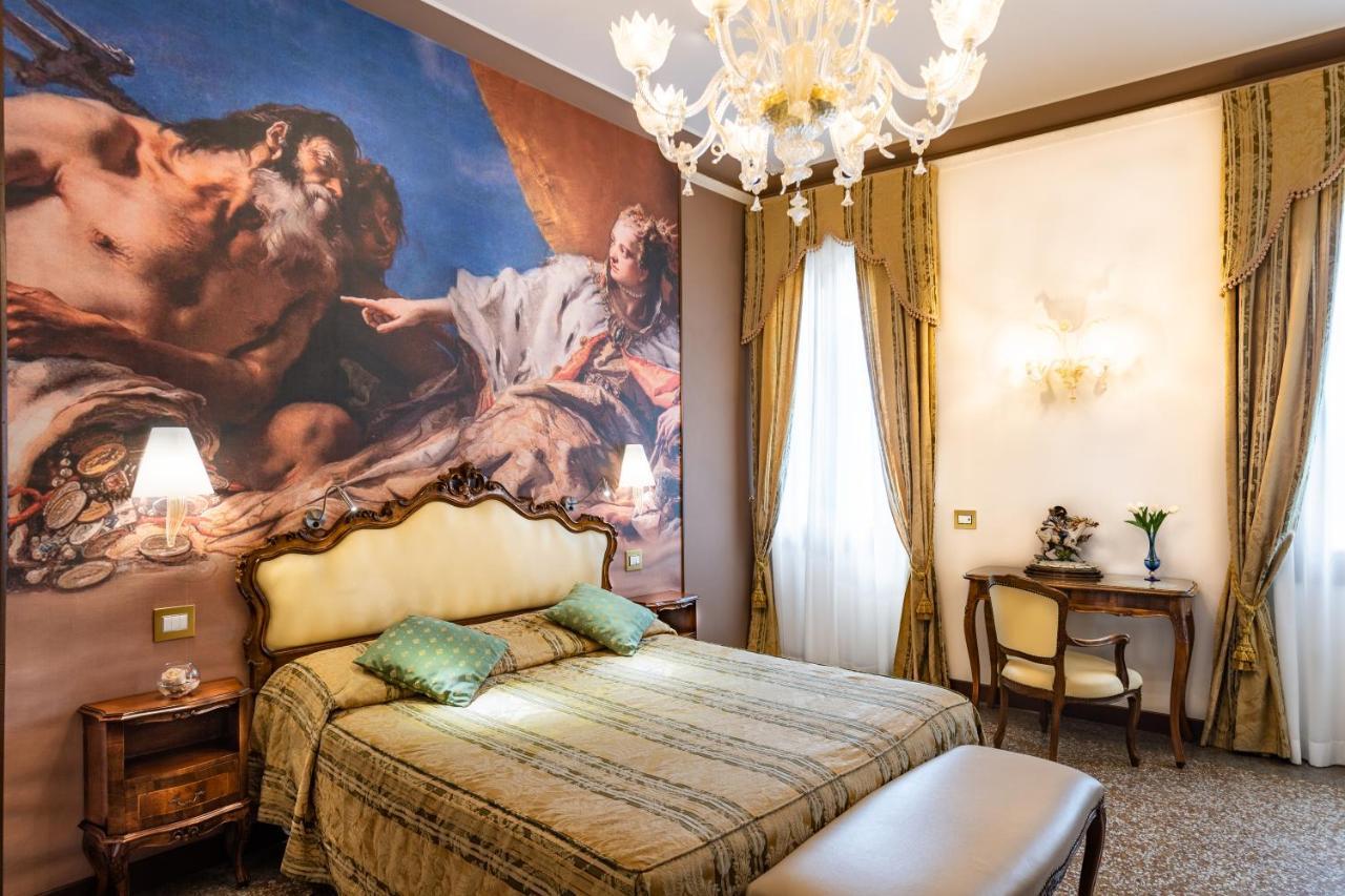 Deluxe Double Room Square View