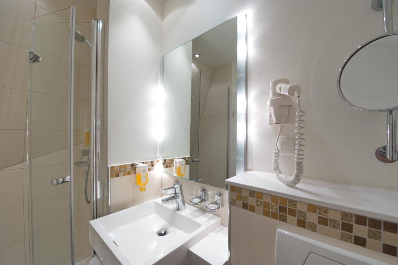 Comfort King Room