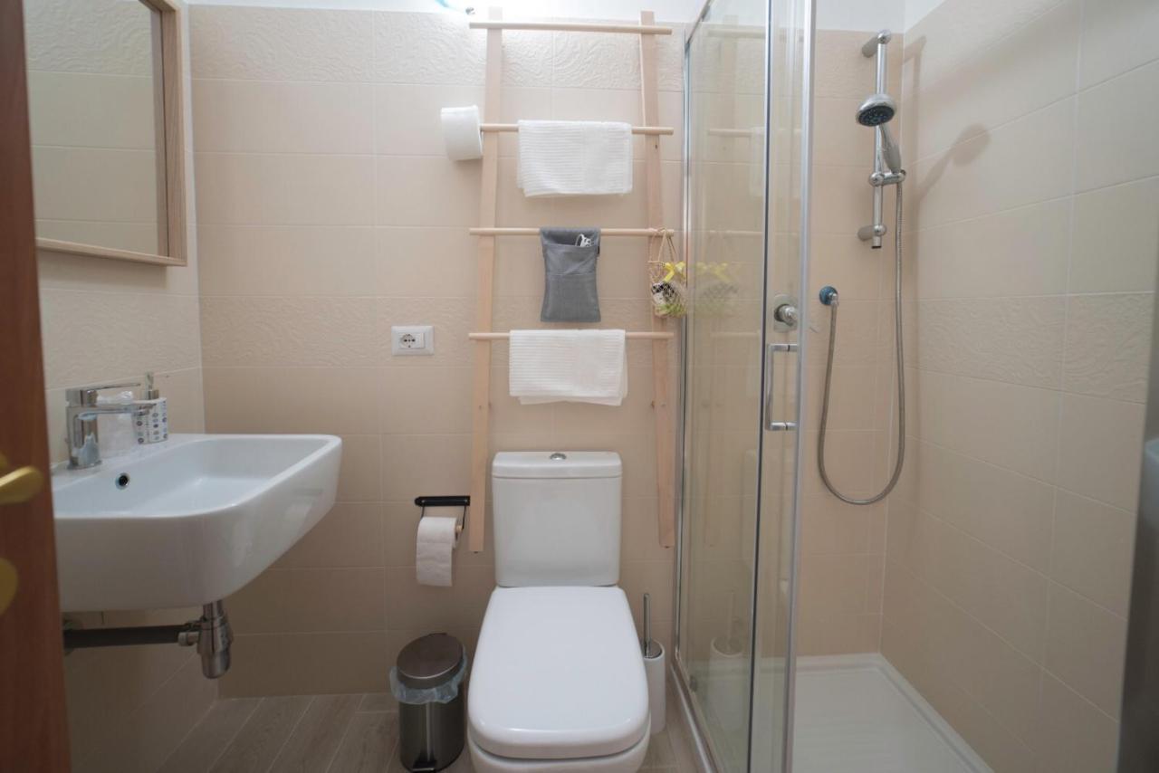 Single Room Private Bathroom