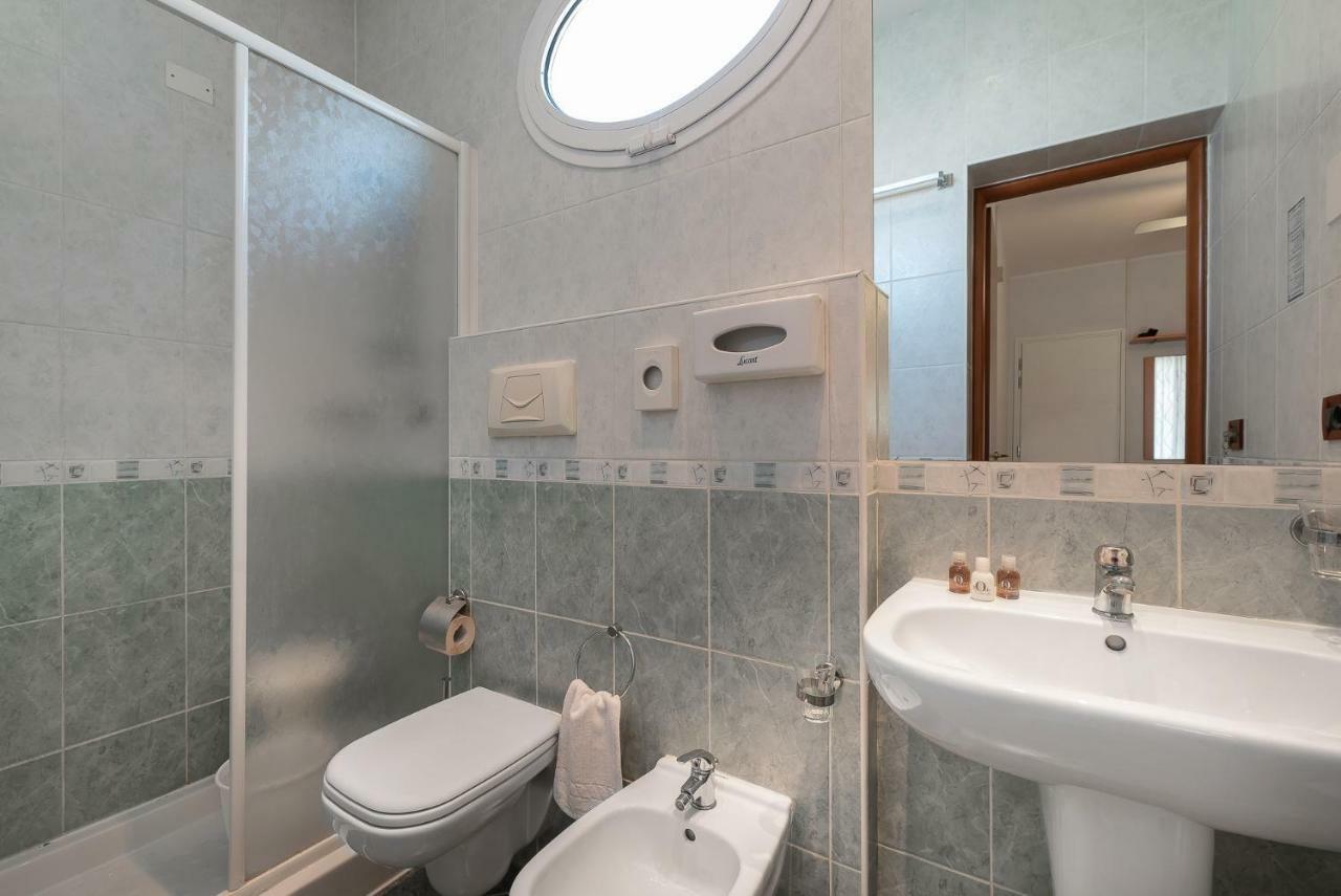 Economy Triple Room