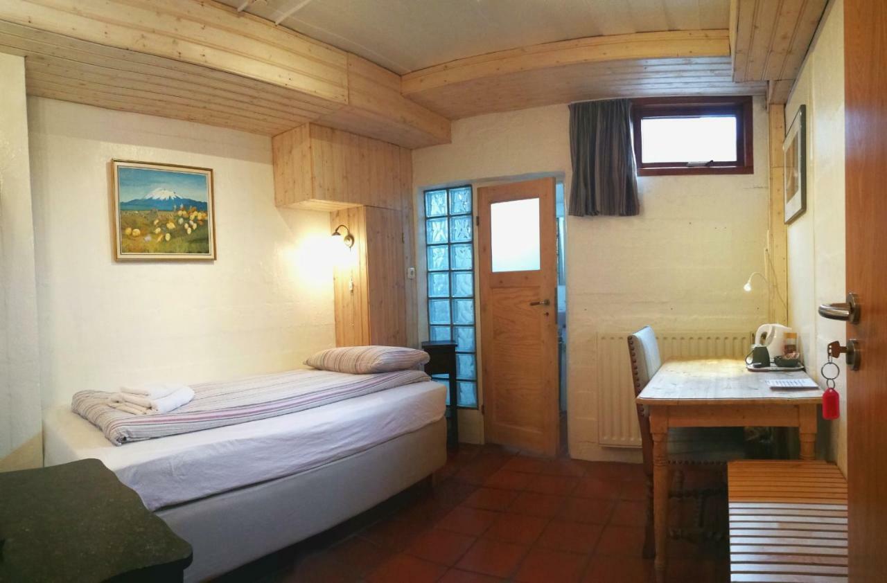 Single Room Private Bathroom