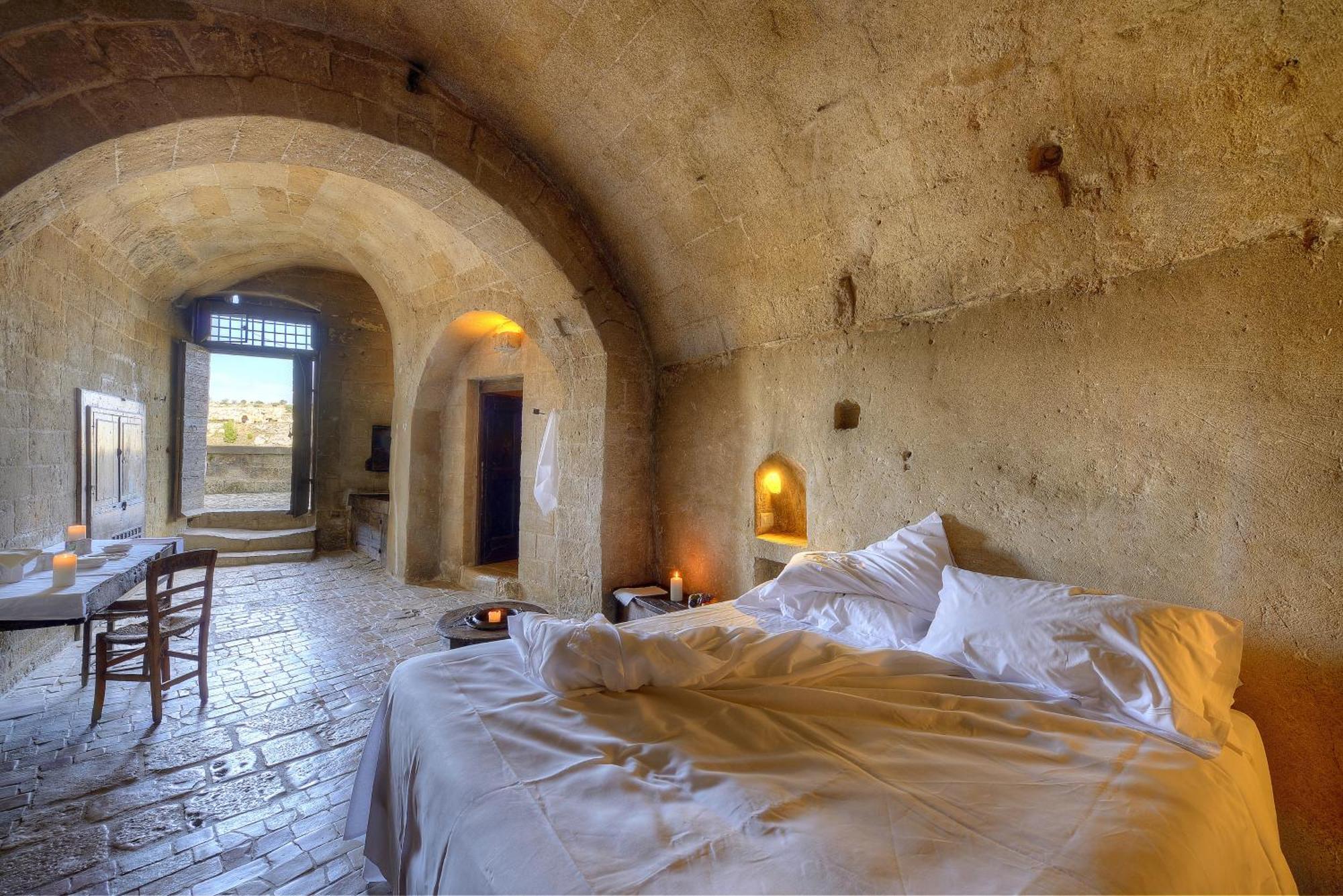 Superior Room Cave