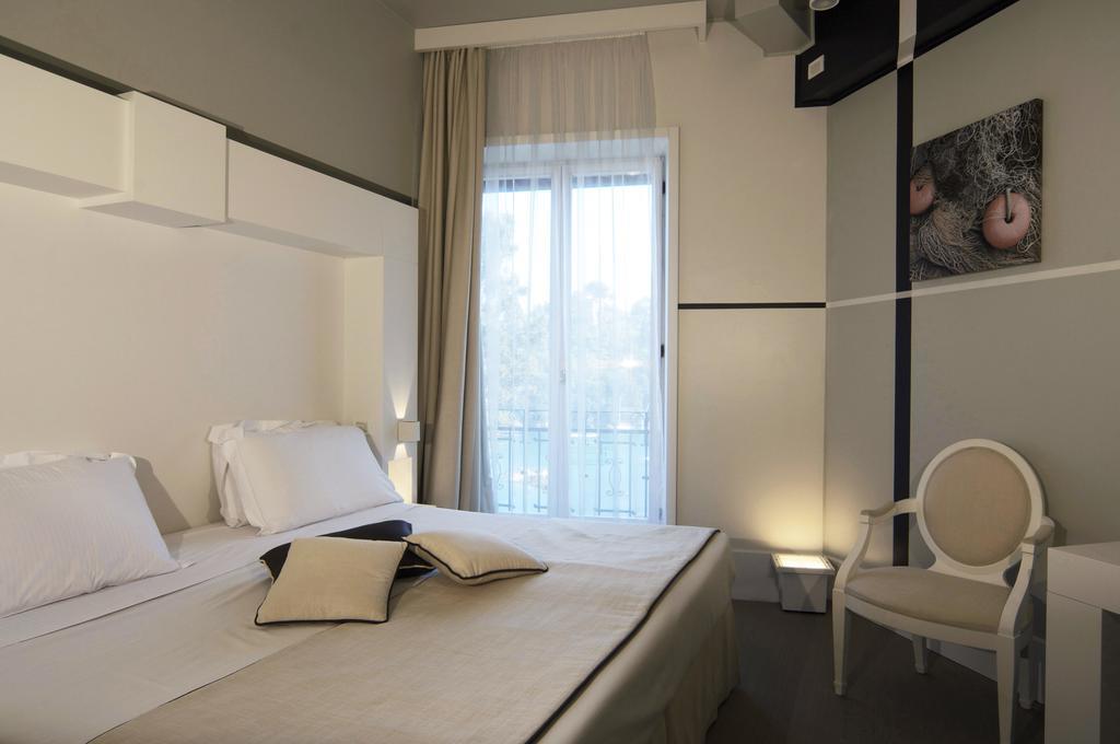 Deluxe Double or Twin Room with Sea View,1021425484:JPEG