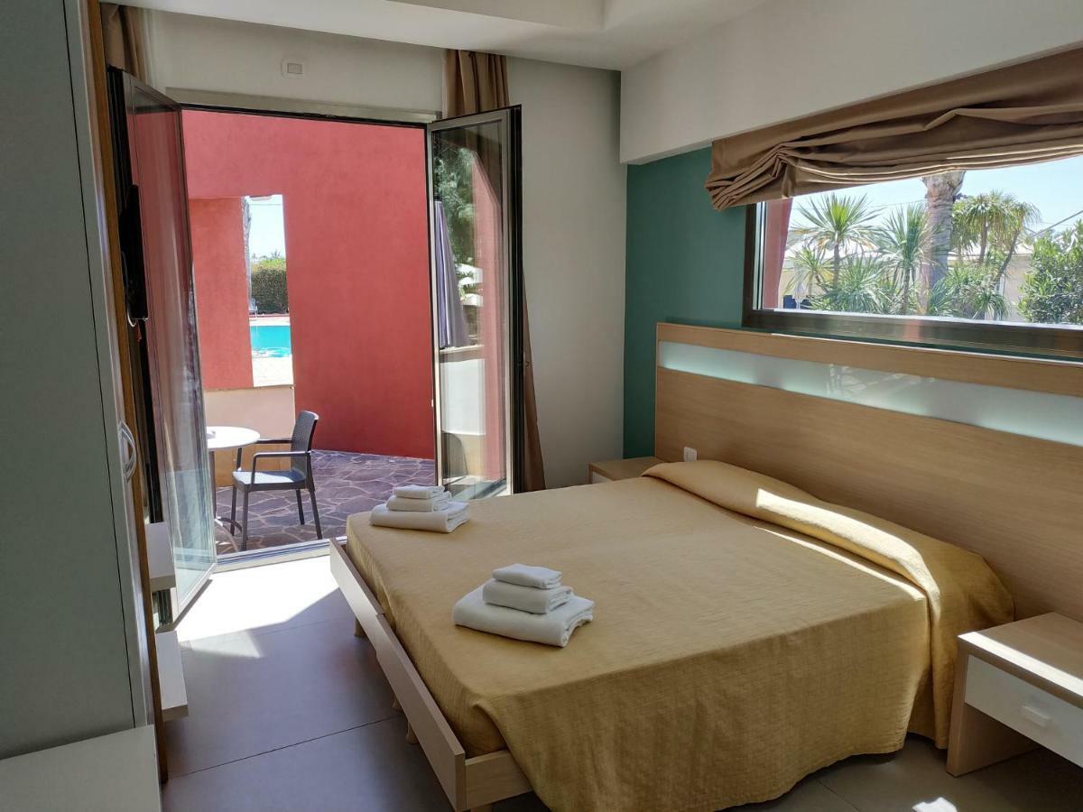 Double Room with Porch,1555799557:JPEG