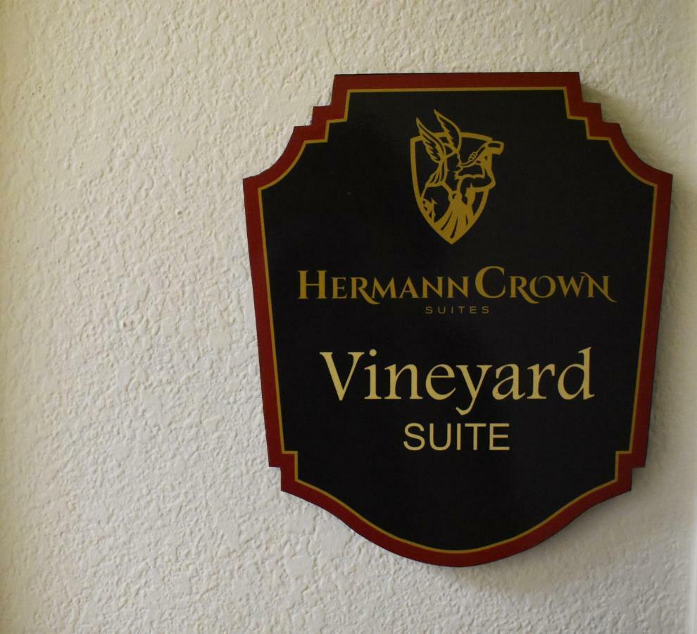 Vineyard Master Suite