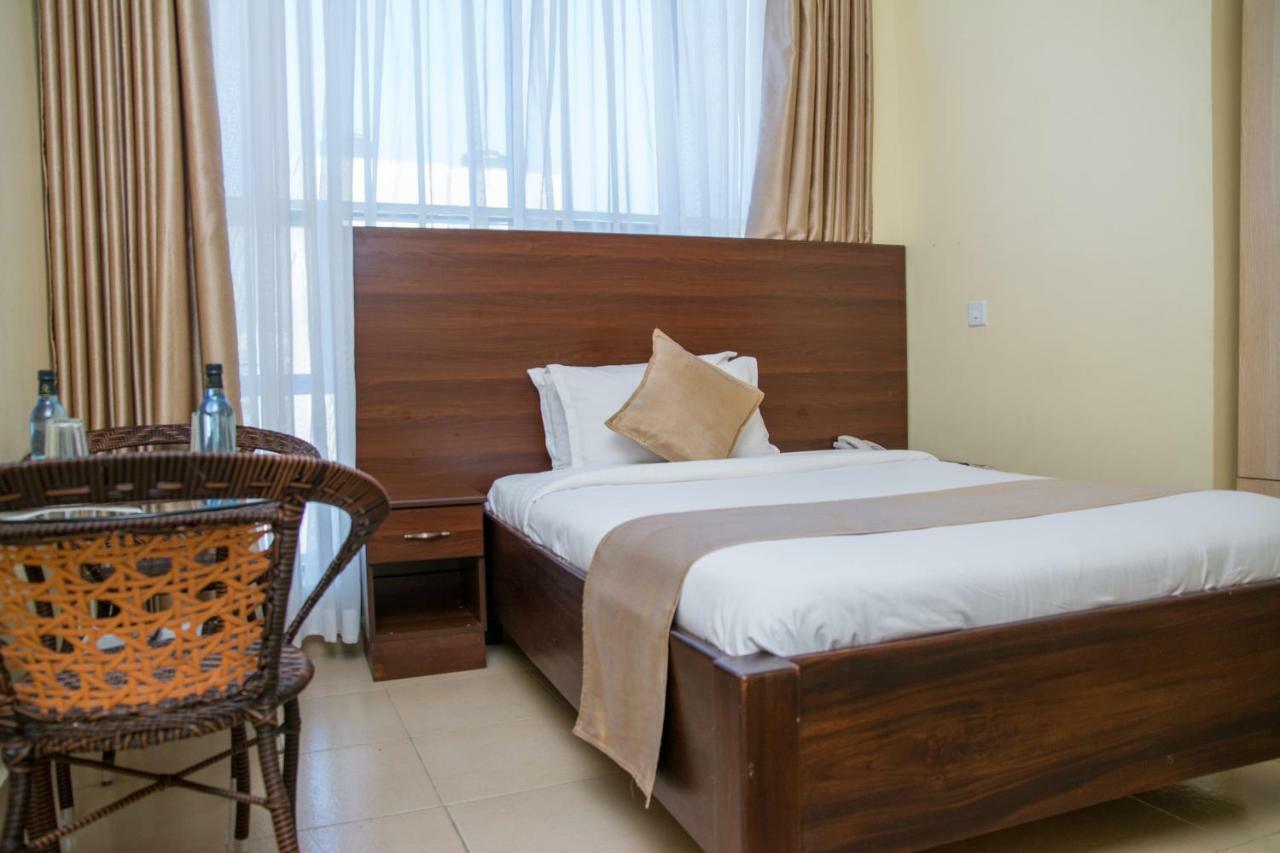 Single Room,813088620:JPEG