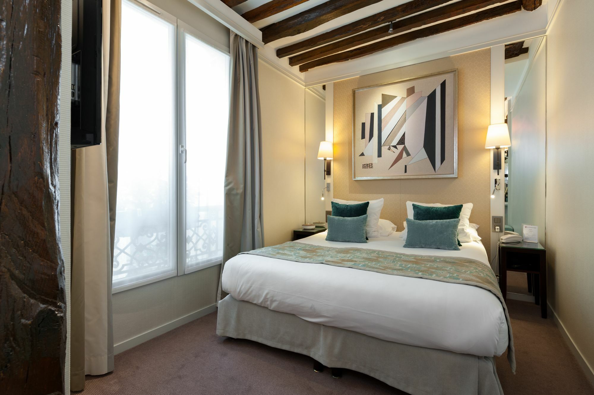 Deluxe Queen Room