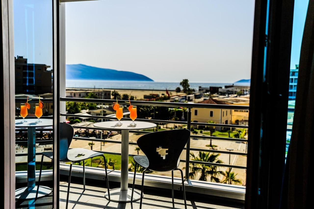 Deluxe Triple Room with Balcony,816834059:JPEG