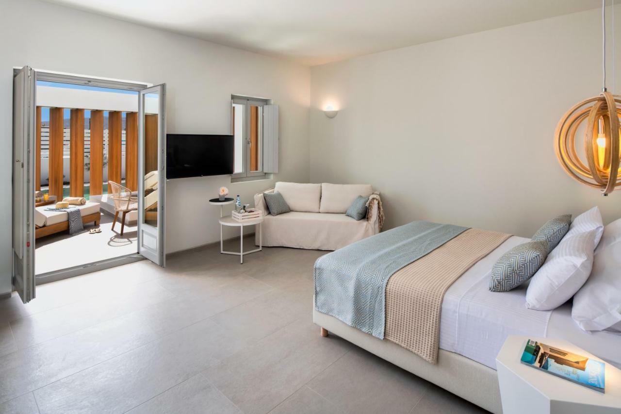 Deluxe Double Room Swim Up Outdoor Refreshing Whirlpool