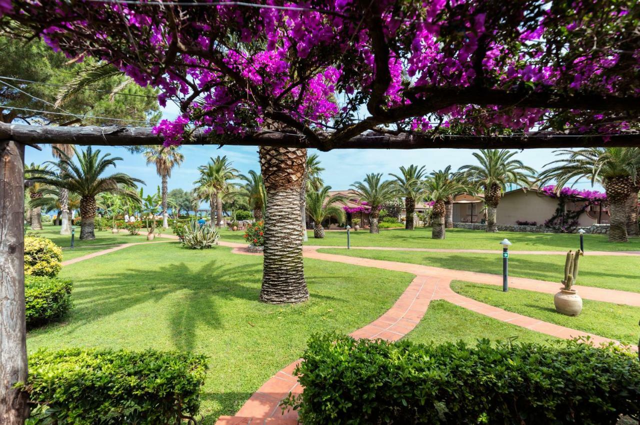 Bungalow Garden View