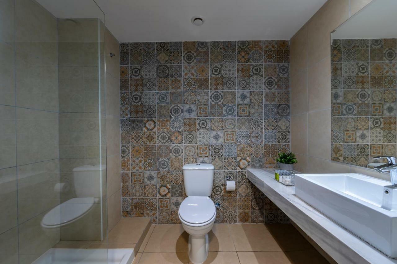 Double or Twin Room Inland View