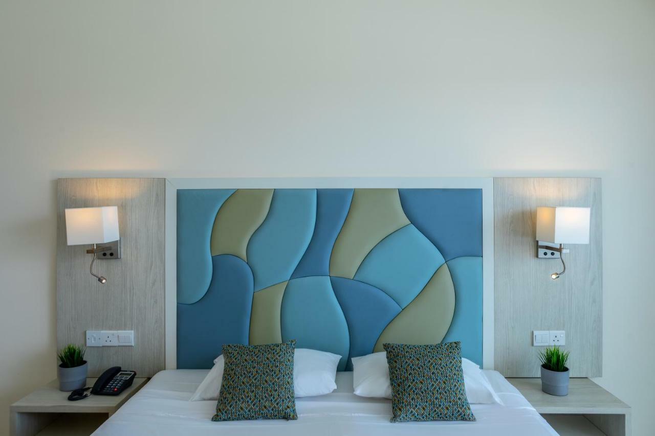 Double or Twin Room Inland View
