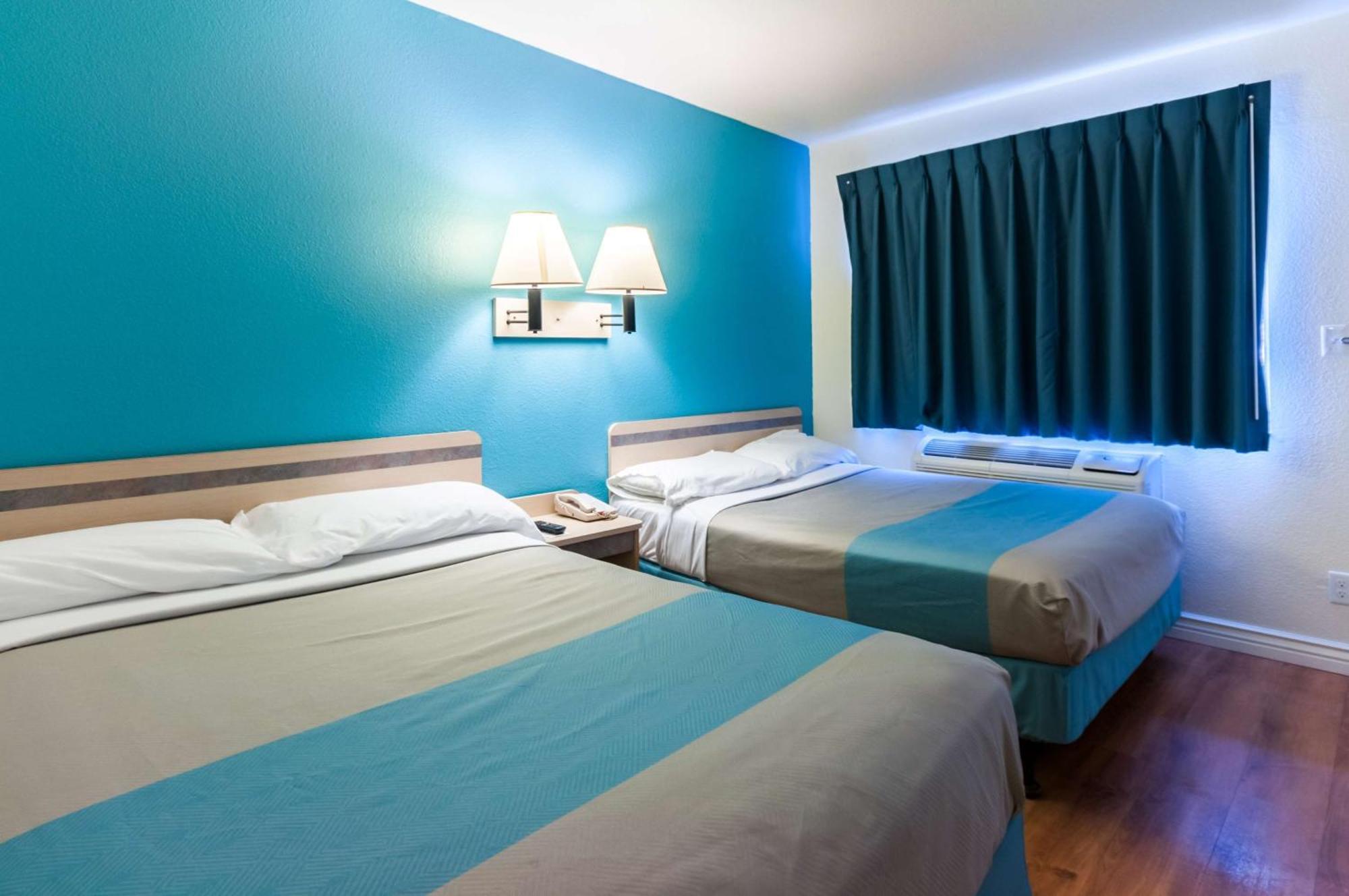 Deluxe Quadruple Room Smoking