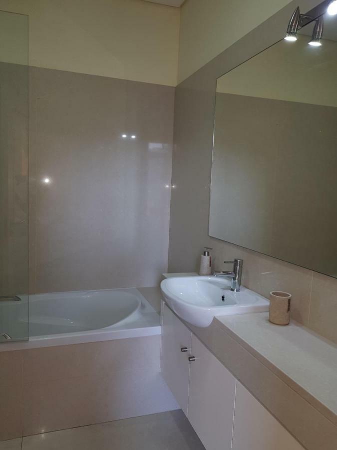 Deluxe Double Room Bath