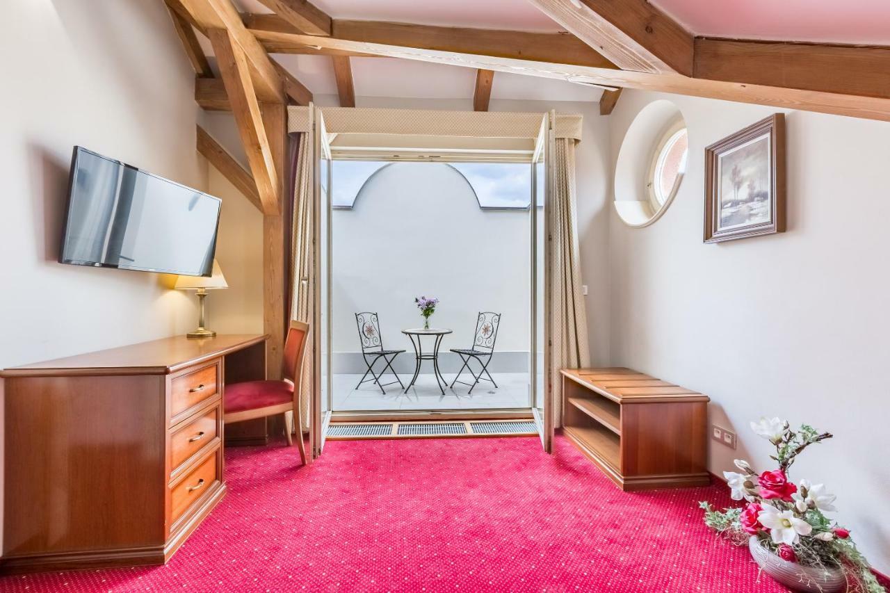 Two-Bedroom Suite,908224495:JPEG