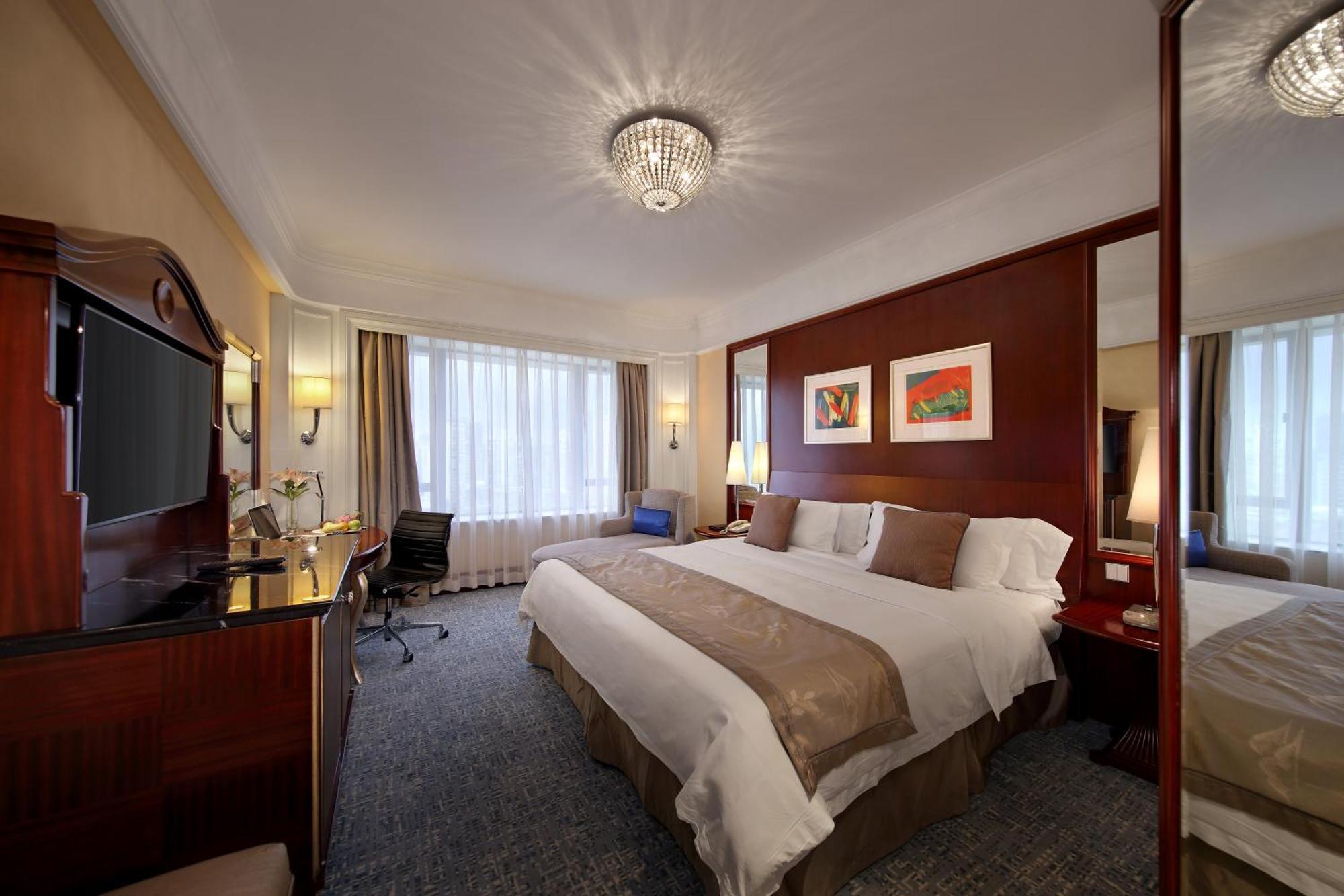 Royal Premier King Room