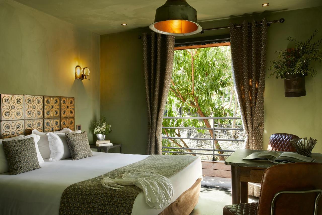 Deluxe Double Room with Balcony,933084886:JPEG
