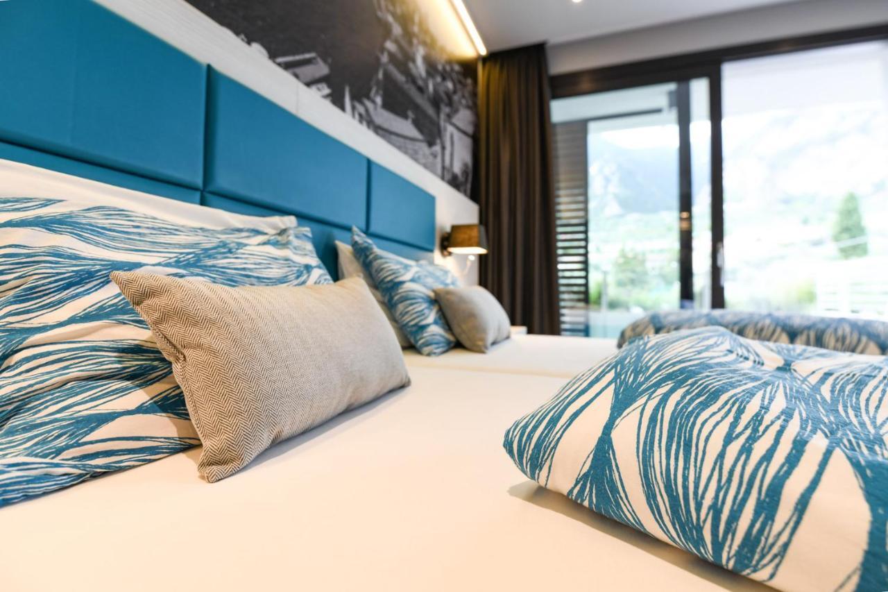 Standard Twin Room Partial Lake View