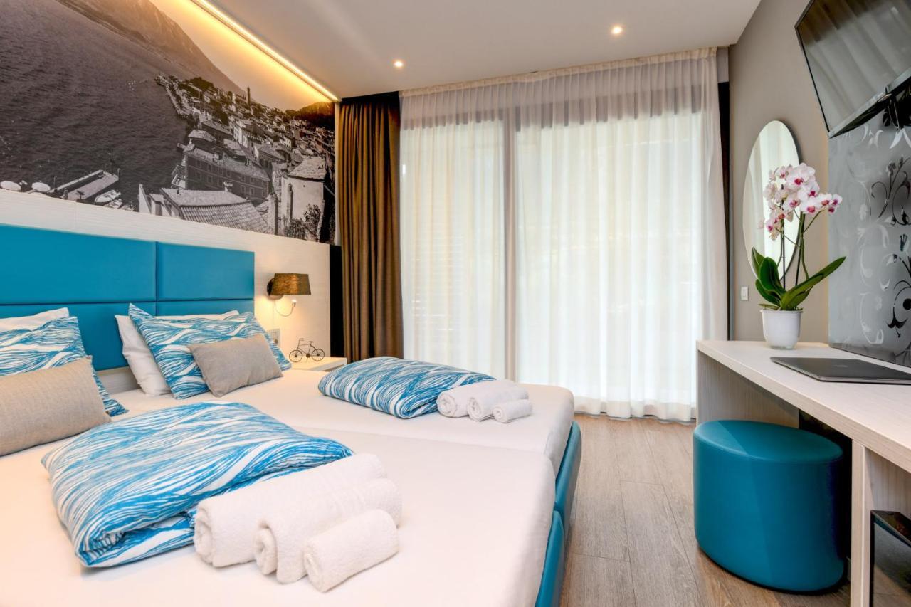 Standard Twin Room Partial Lake View