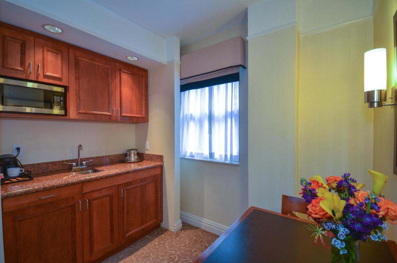 Elite One-Bedroom Suite Queen,1663735914:JPEG