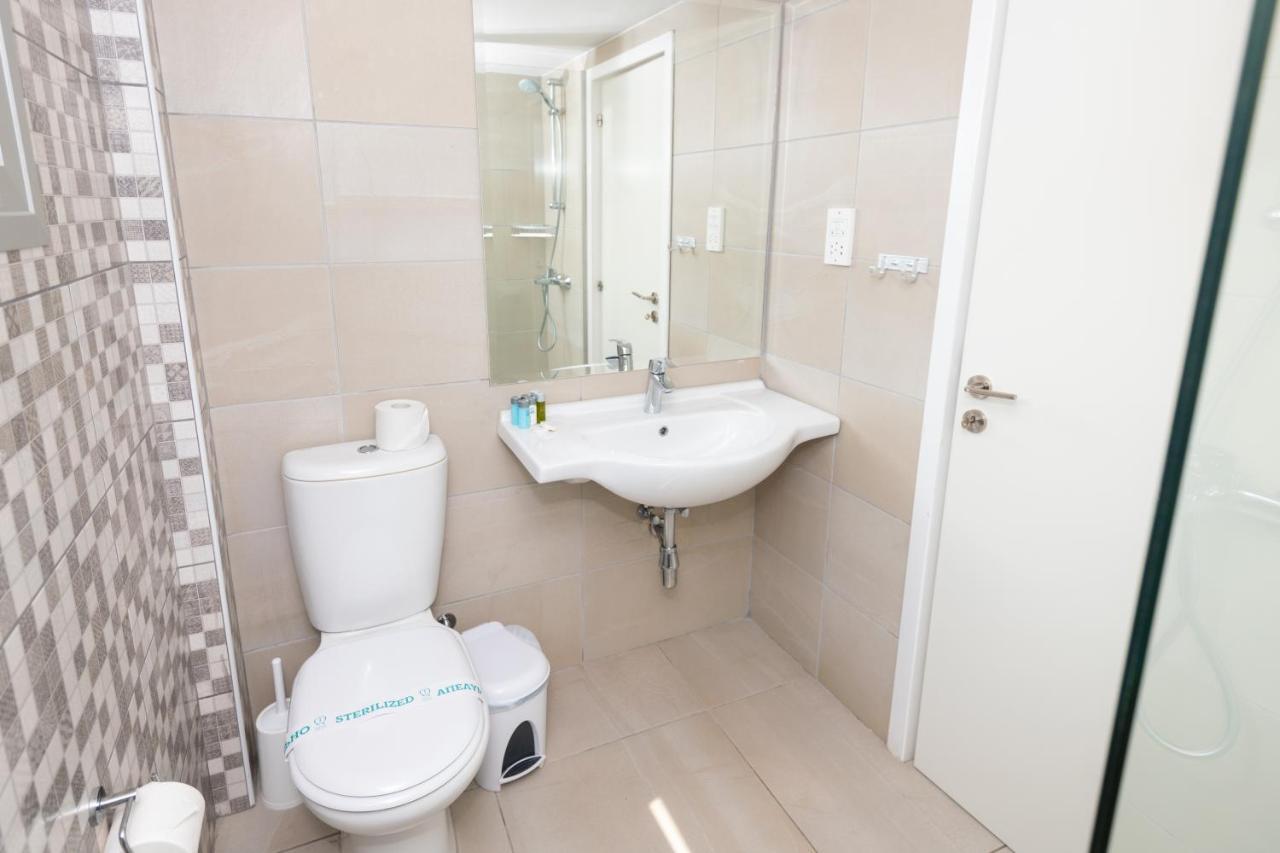 One-Bedroom Apartment,943013716:JPEG