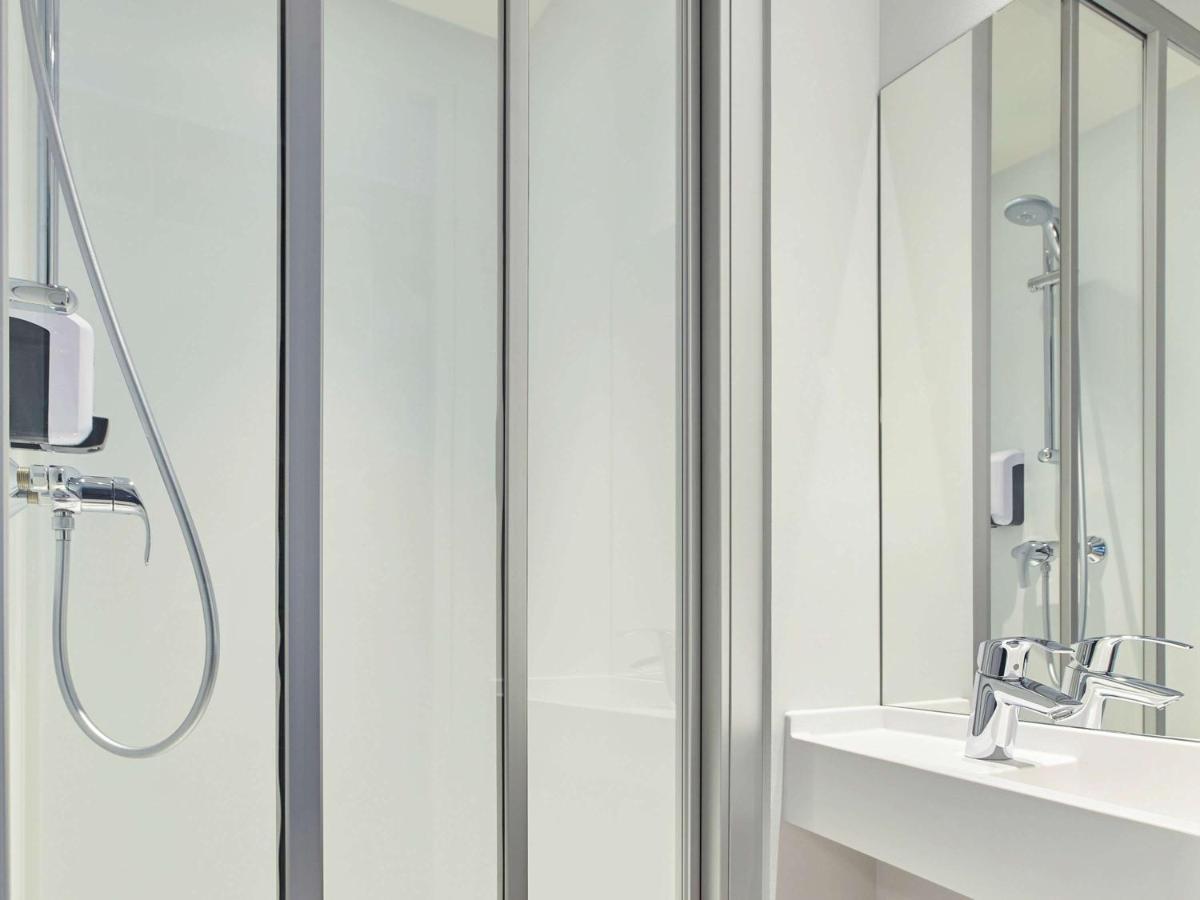Cabrio Room Private Bathroom