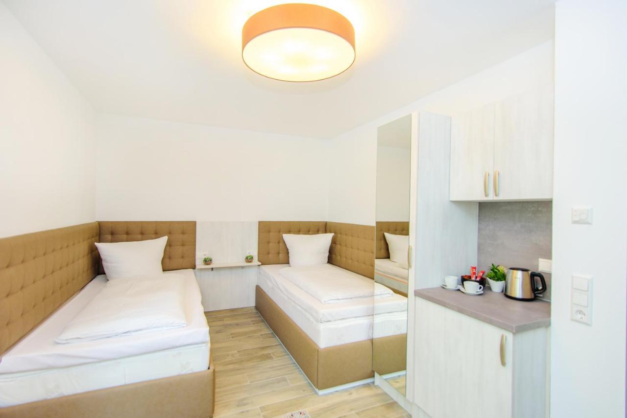 Twin Room with Shower