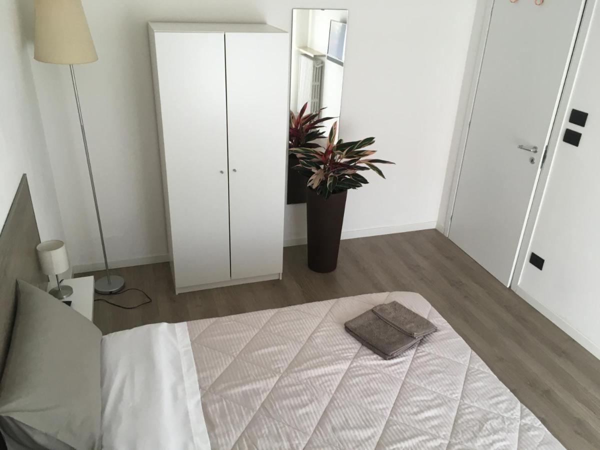 Double Room with Shared Bathroom,948681919:JPEG