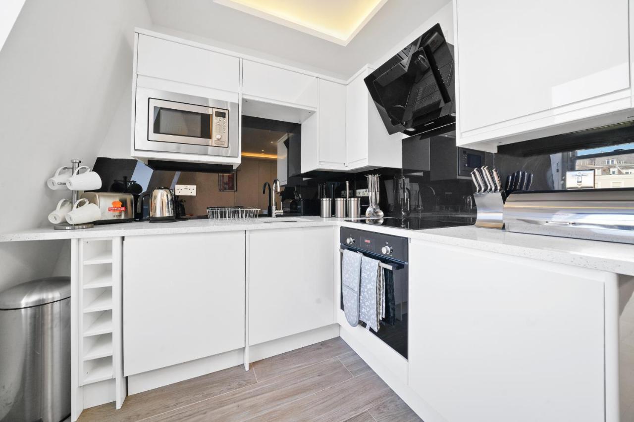 Luxury One-Bedroom Apartment Double bed