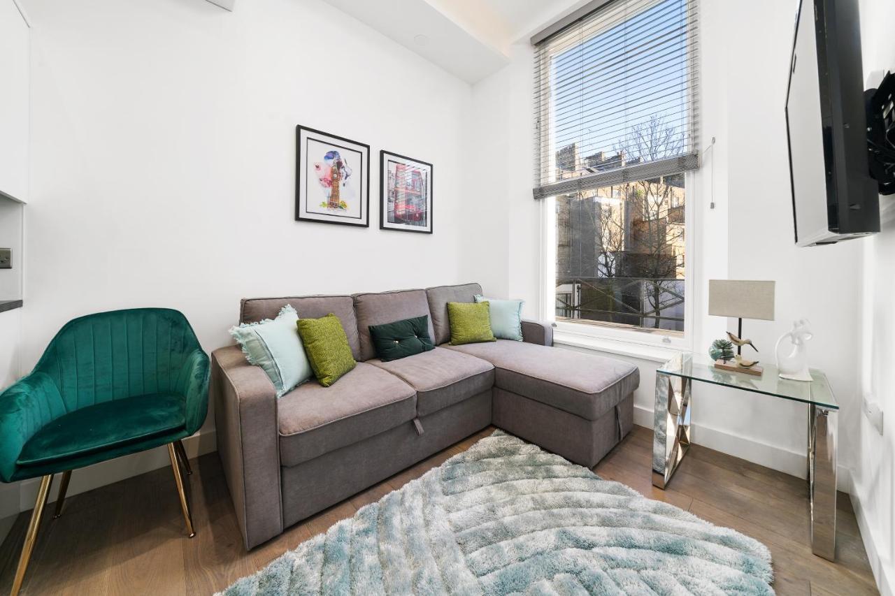Luxury One-Bedroom Apartment Double bed