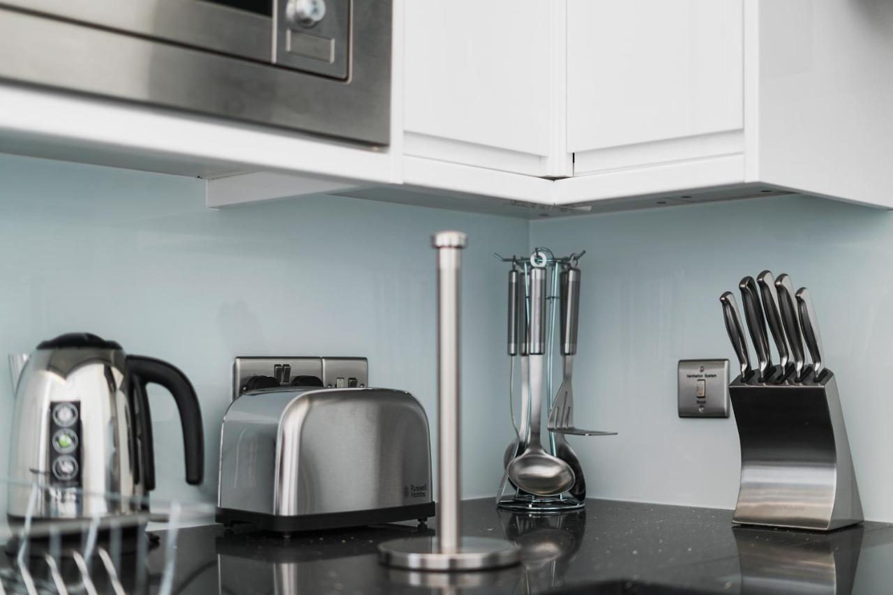 Luxury One-Bedroom Apartment Double bed