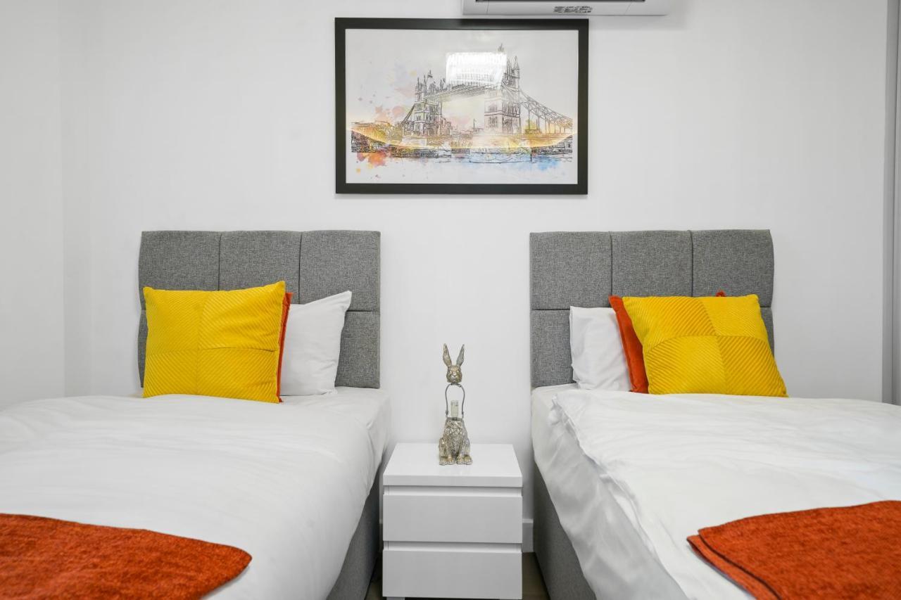Deluxe Studio Apartment Twin bed
