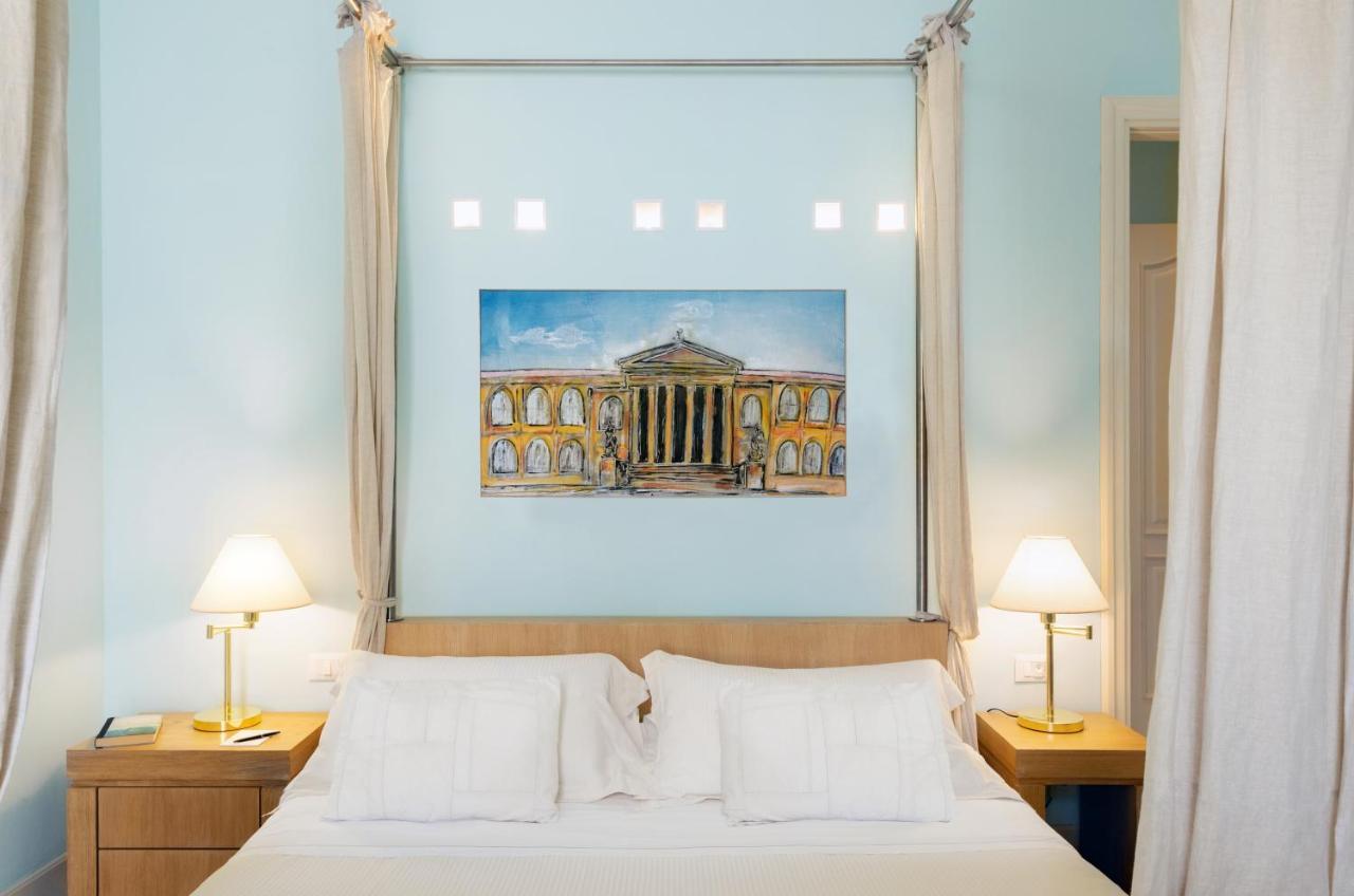 Superior room a four poster bed