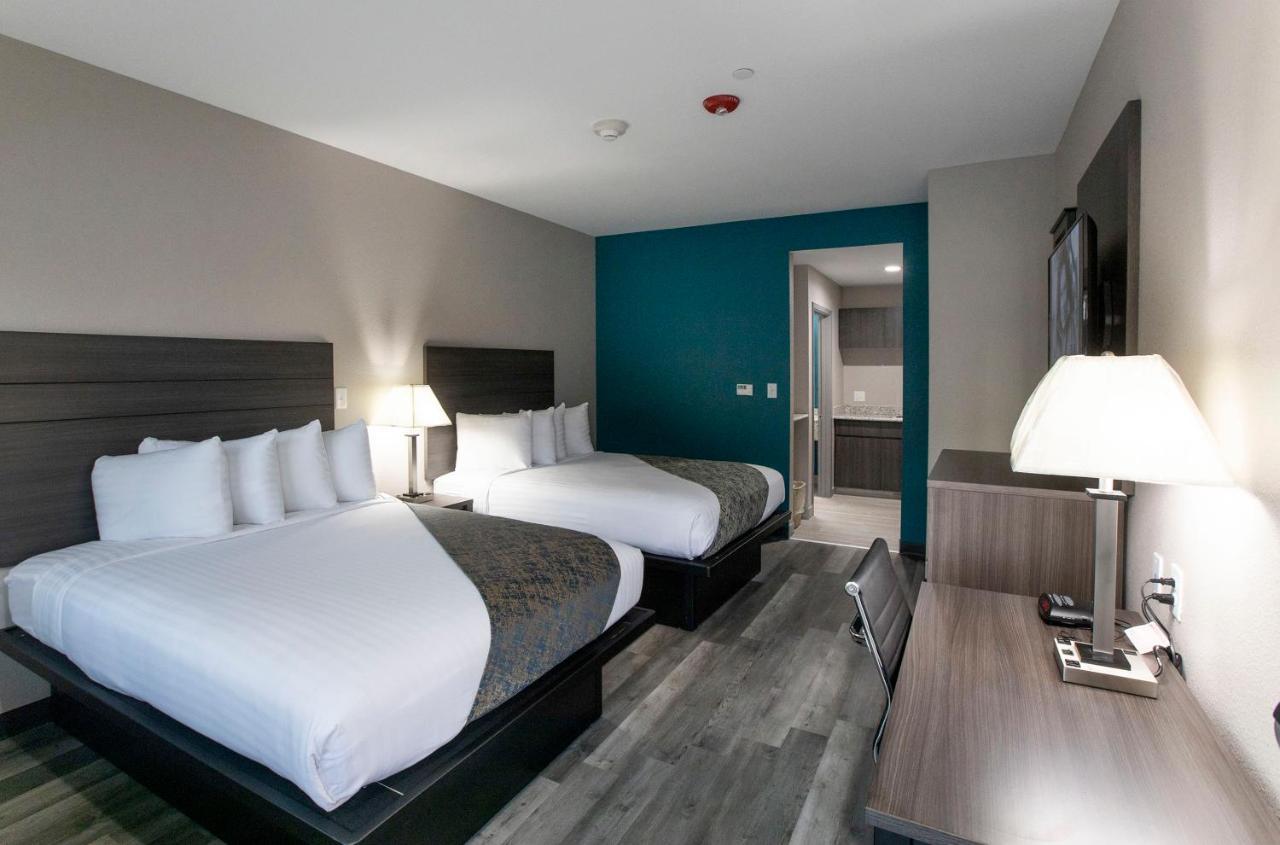 Standard Queen Room