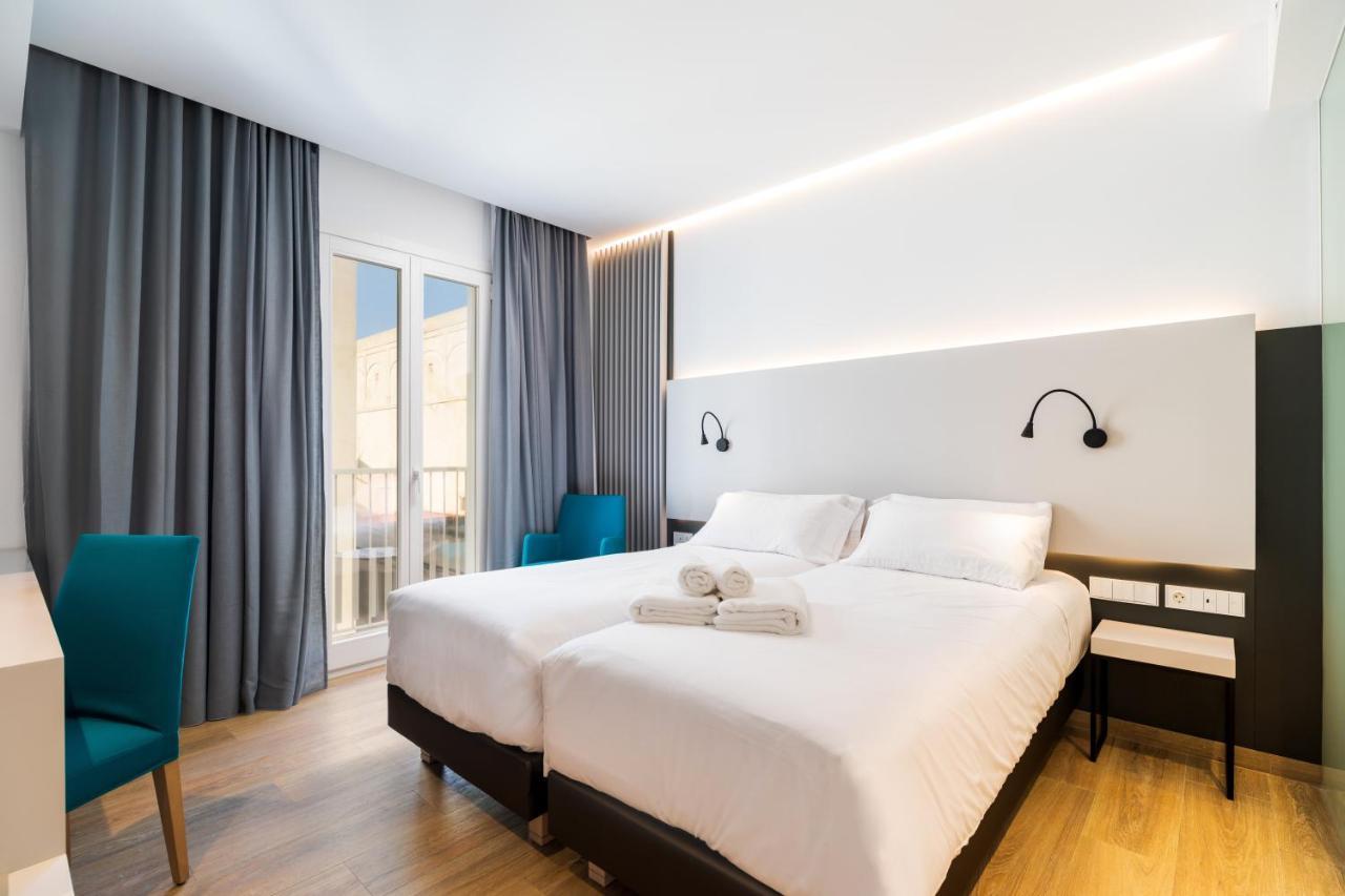 Deluxe Double or Twin Room with Balcony,977235682:JPEG