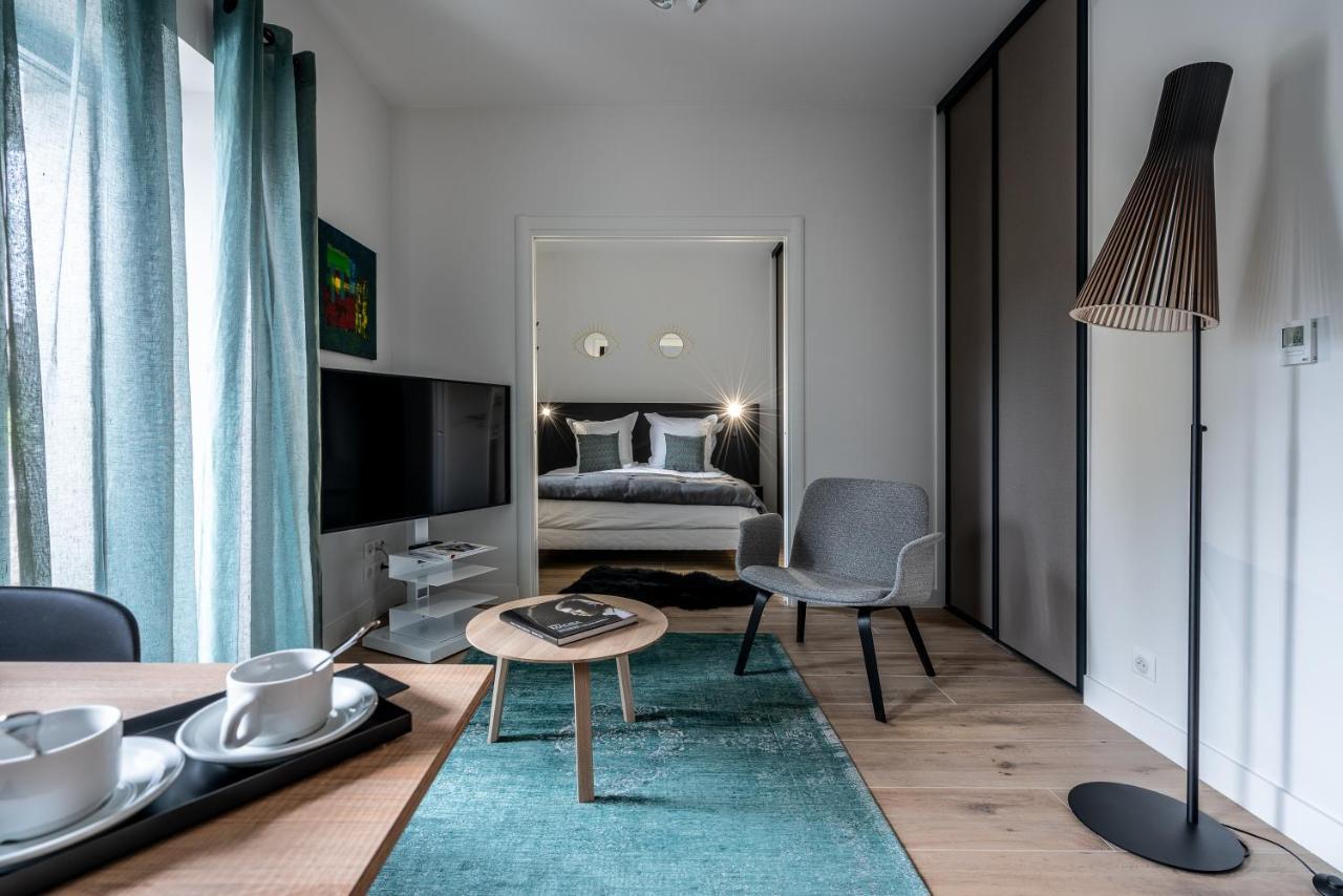 Apartment with Terrace,977271142:JPEG