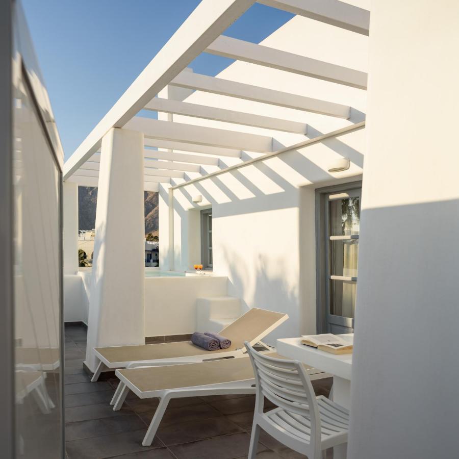 King Suite Outdoor Jetted Tub
