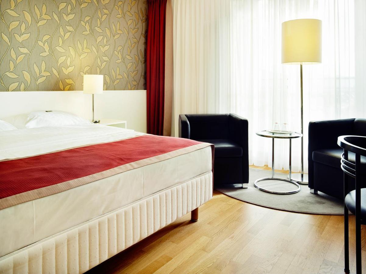 Single Room,998659569:JPEG