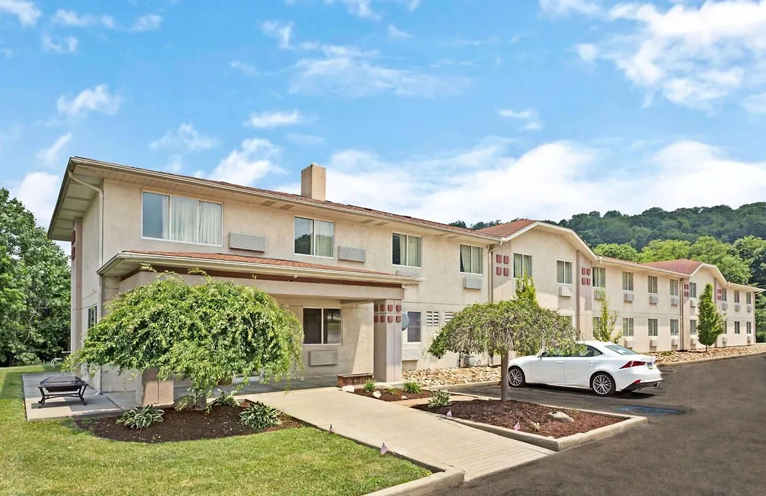 Super 8 By Wyndham Canonsburg/Pittsburgh Area-1