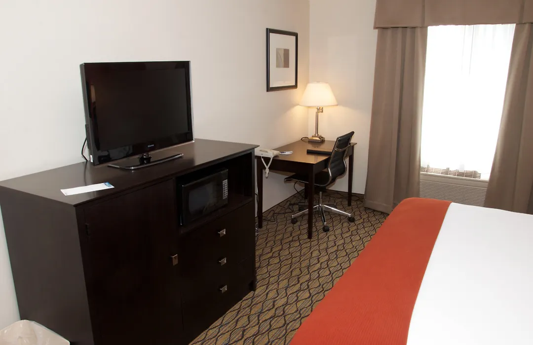 Holiday Inn Express Hotel & Suites Cadillac By Ihg-1