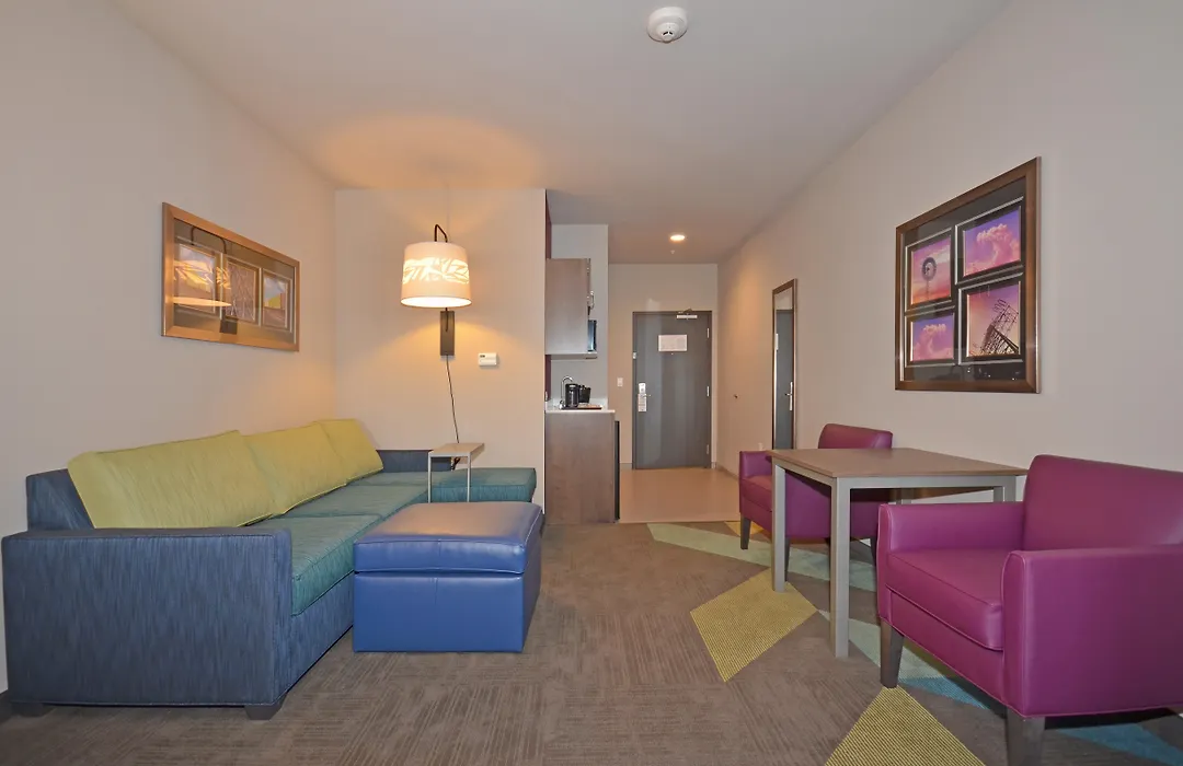 Holiday Inn Express & Suites Oklahoma City Mid - Arpt Area By Ihg-1